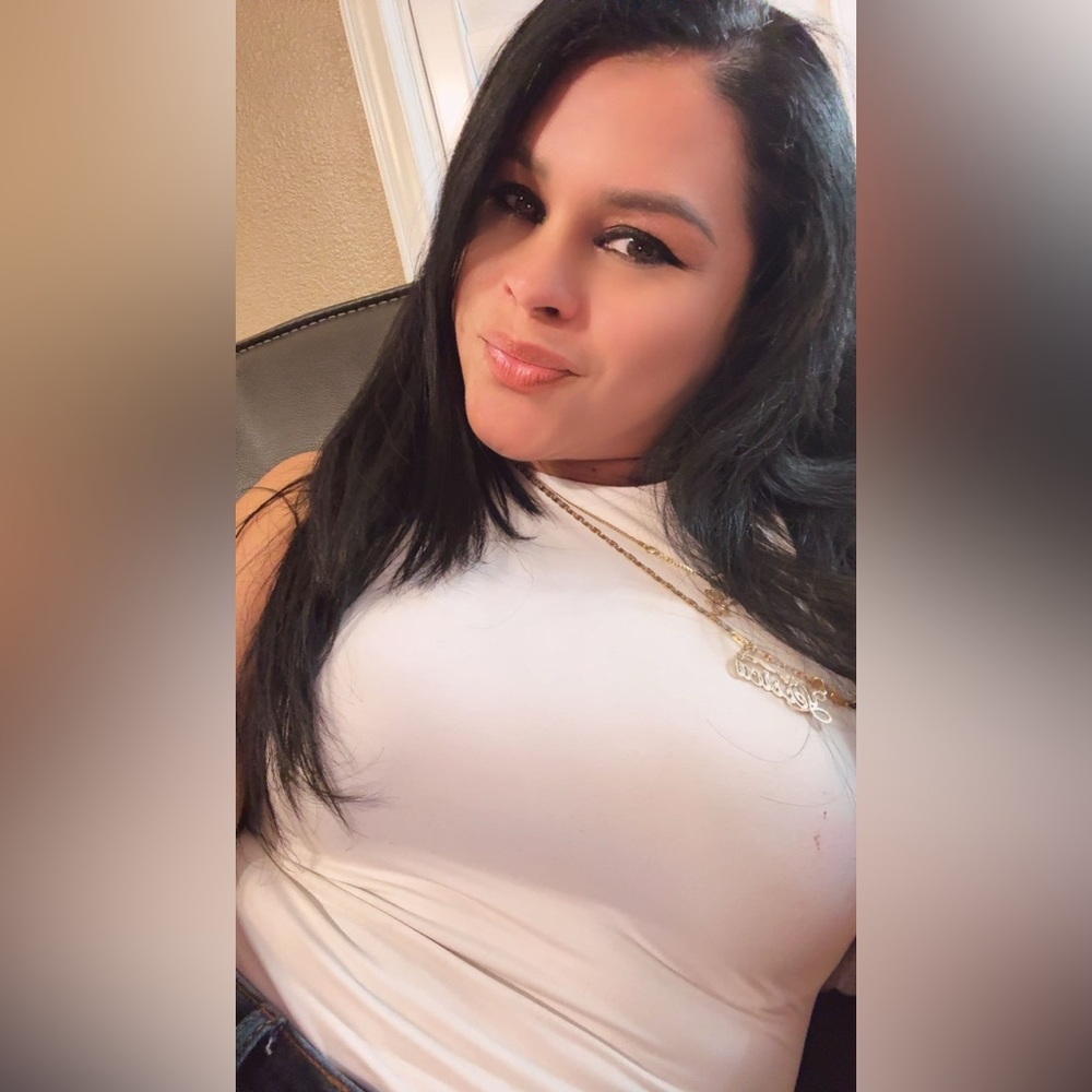 Meet your Posher, Yessica